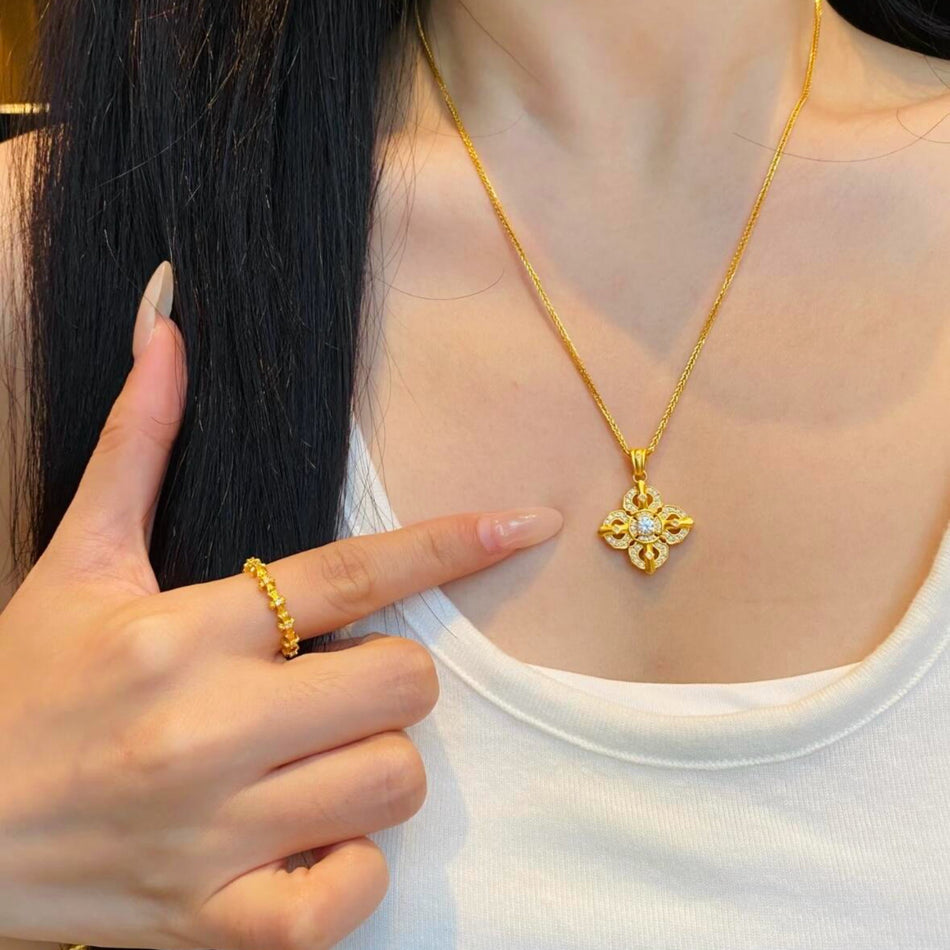 Women's Gold-Plated Four-Leaf Pendant Necklace