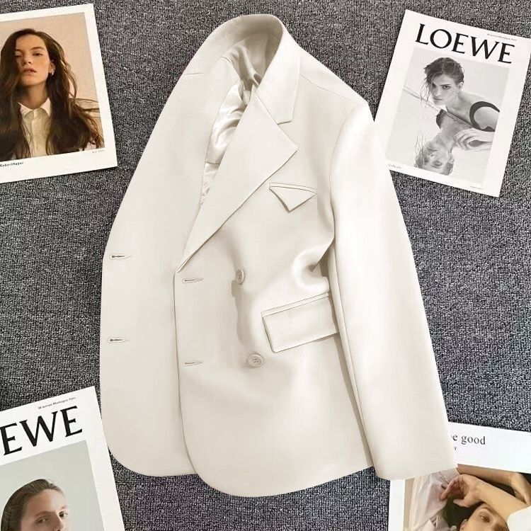 Women's Elegant Tailored Blazer with Modern Commuter Style