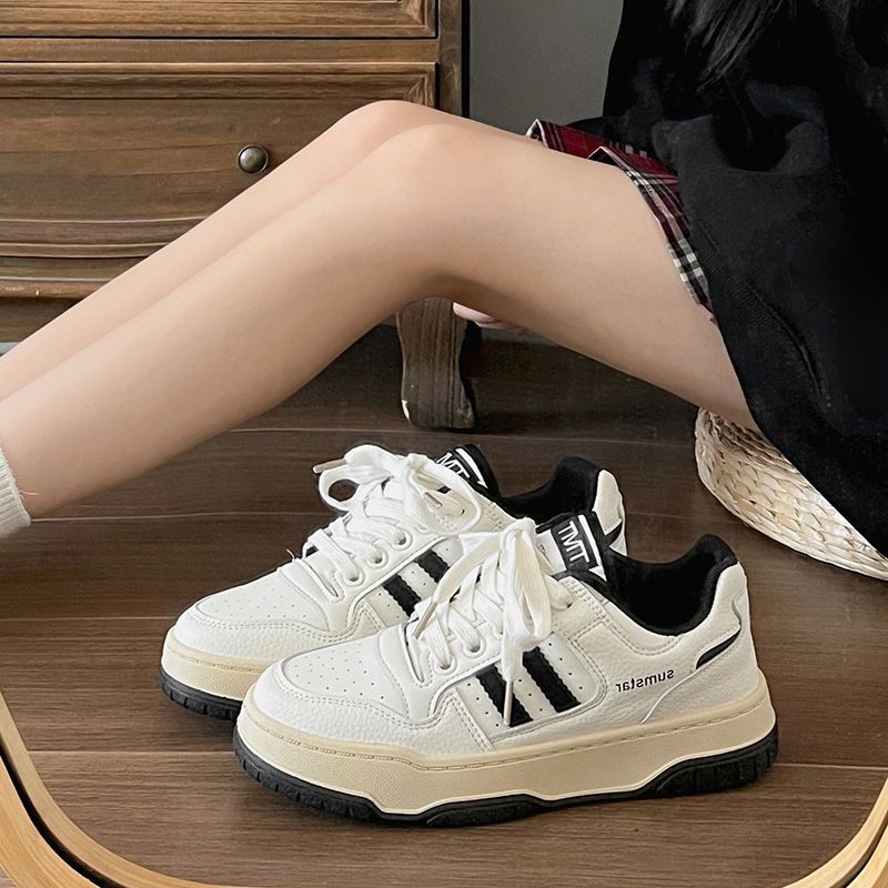 Women's Retro Platform Sneakers with Height-Enhancing Sole