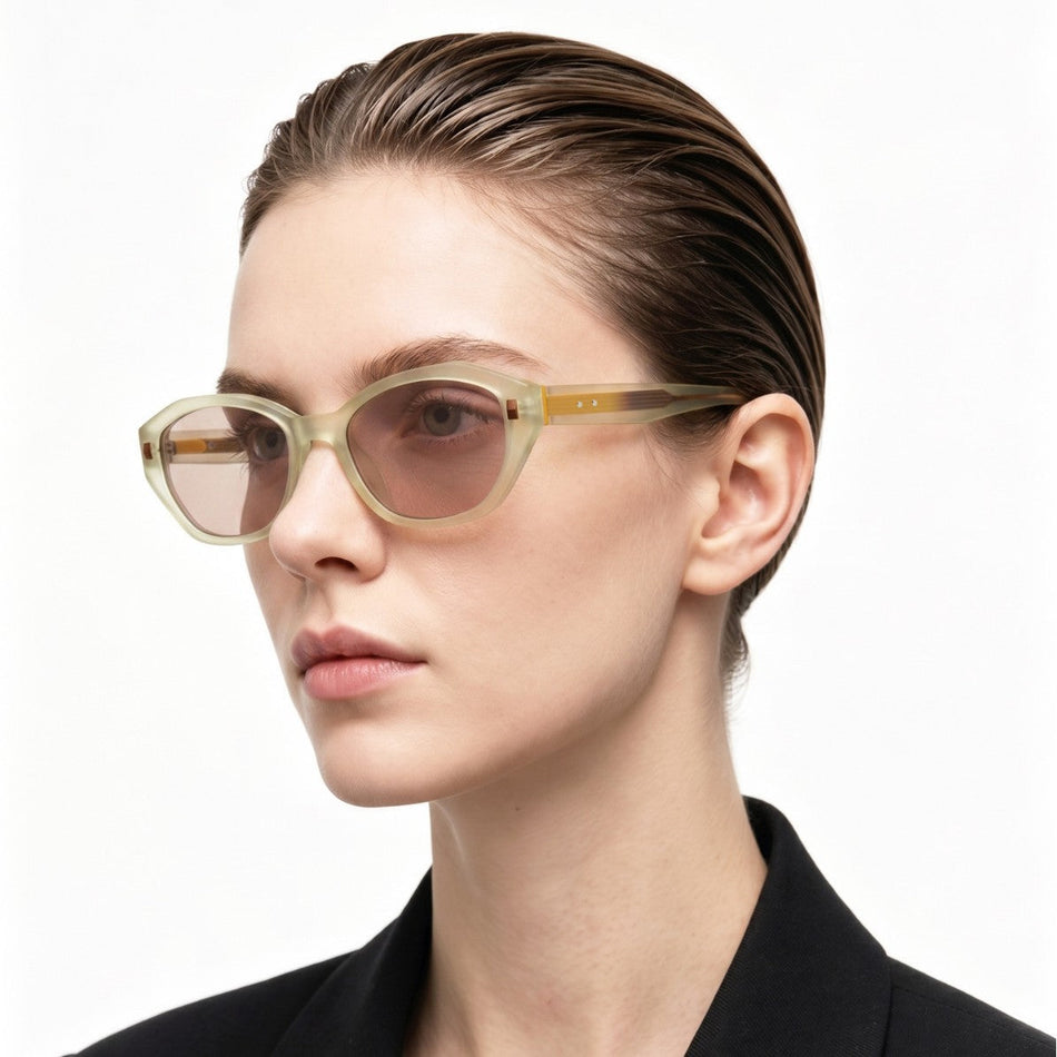 Retro Cat Eye Sunglasses for Women with UV400 Protection