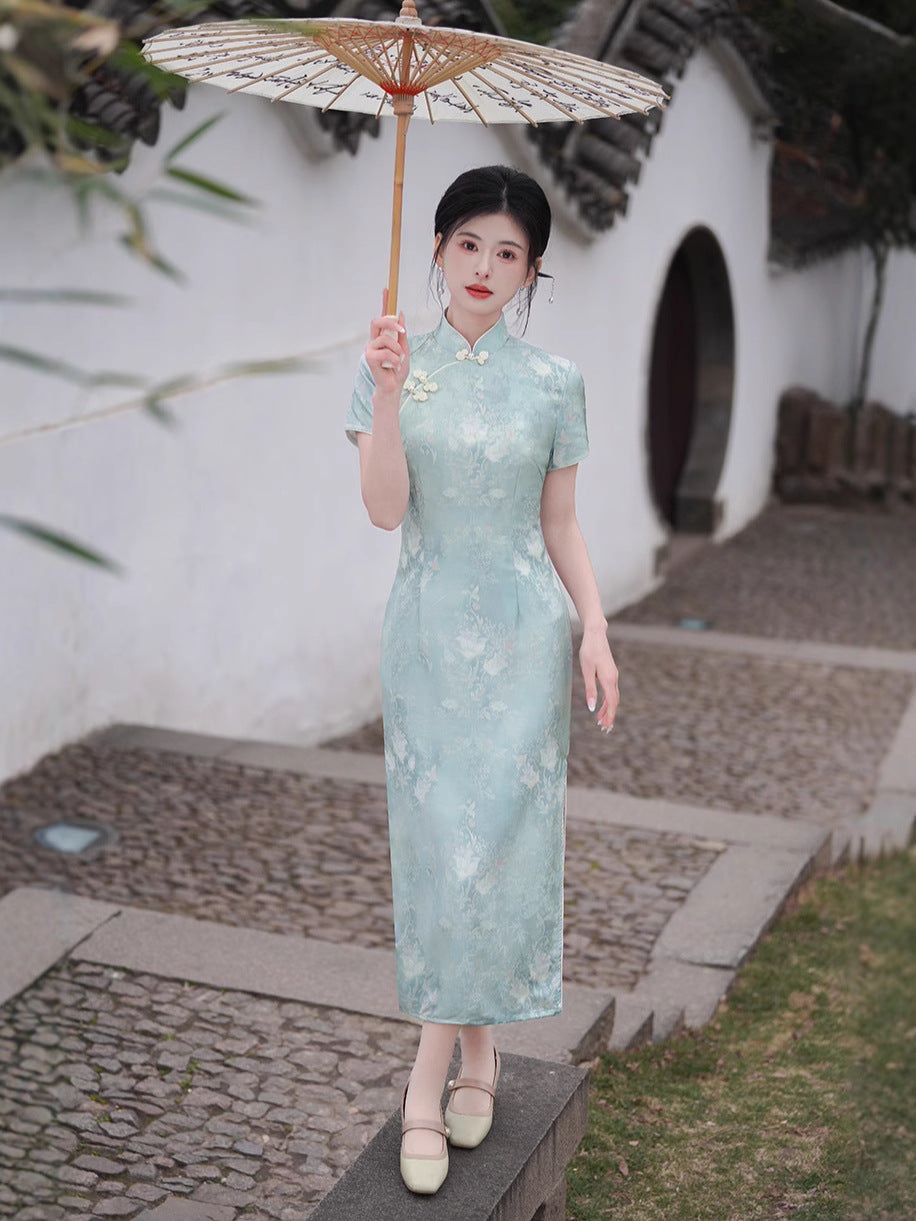 Women's Silk Long Cheongsam with Jacquard Detail