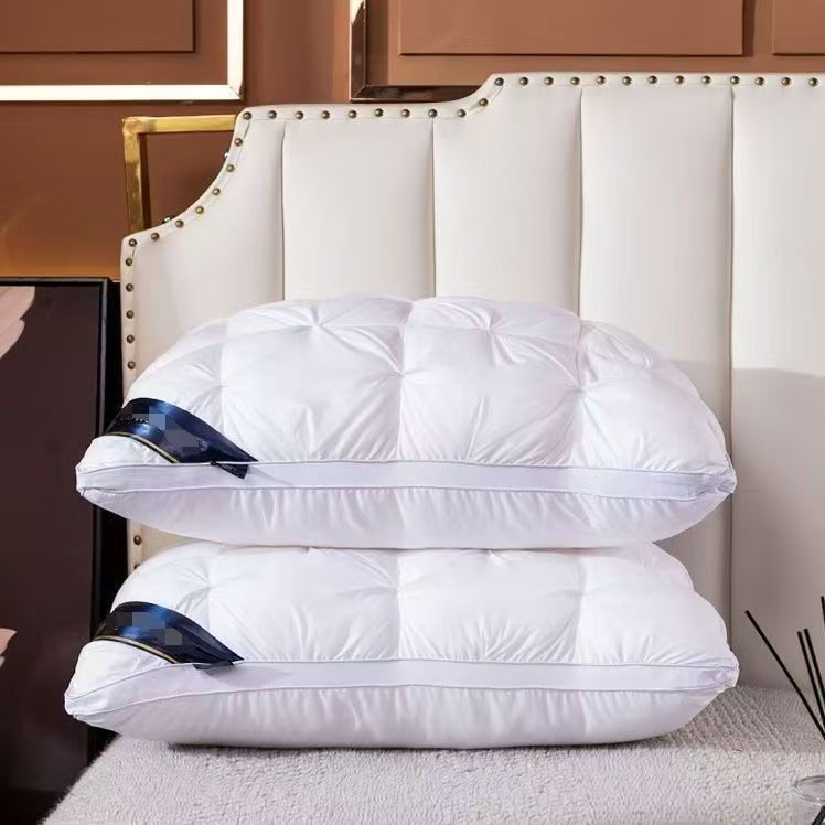 Five-Star Hotel Twisted Pillow Core with Pillowcase, Moderate