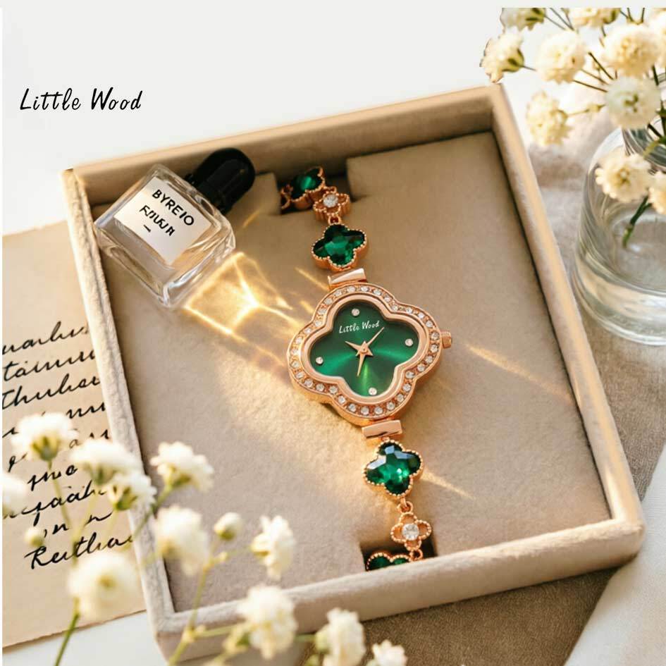 Four-Leaf Clover Chalcedony Bracelet Watch for Women