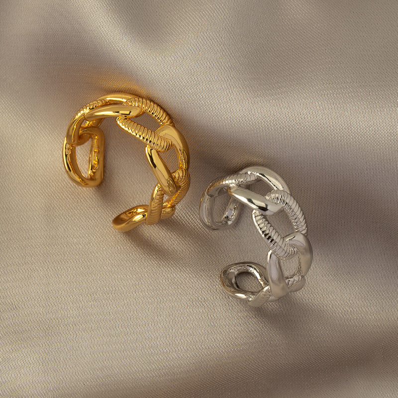 Geometric Chain Ring for Women with Gold Finish