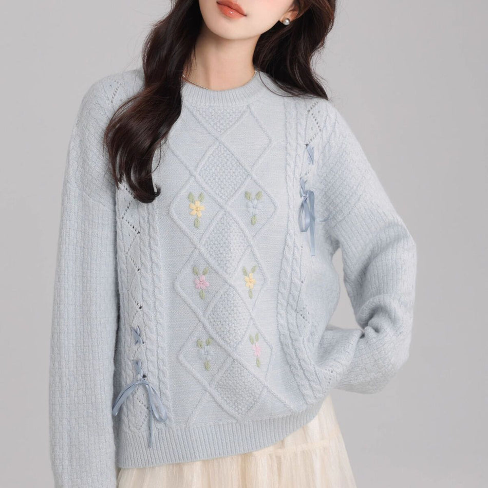 Women's Floral Embroidered Twist Knit Round Neck Sweater