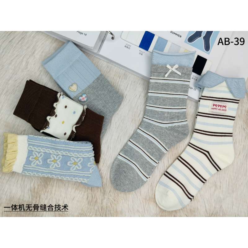 Women's Lace Cotton Mid-Calf Socks with Stitched Detail- Pack of