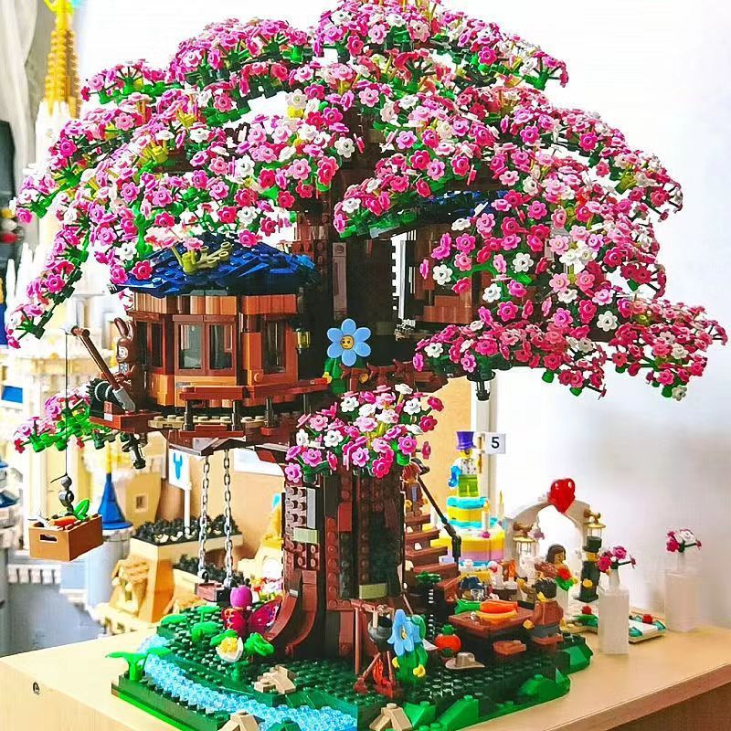 Sakura Tree House 17699-Piece Plastic Building Block Set