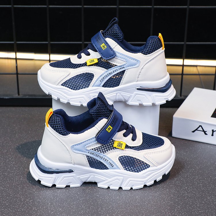 Girls' Breathable PU Mesh Sports Shoes with PVC Sole
