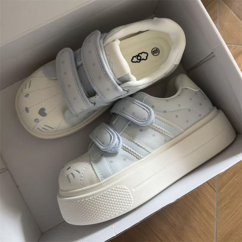 Kids' Korean Style Polka Dot Bread Board Shoes