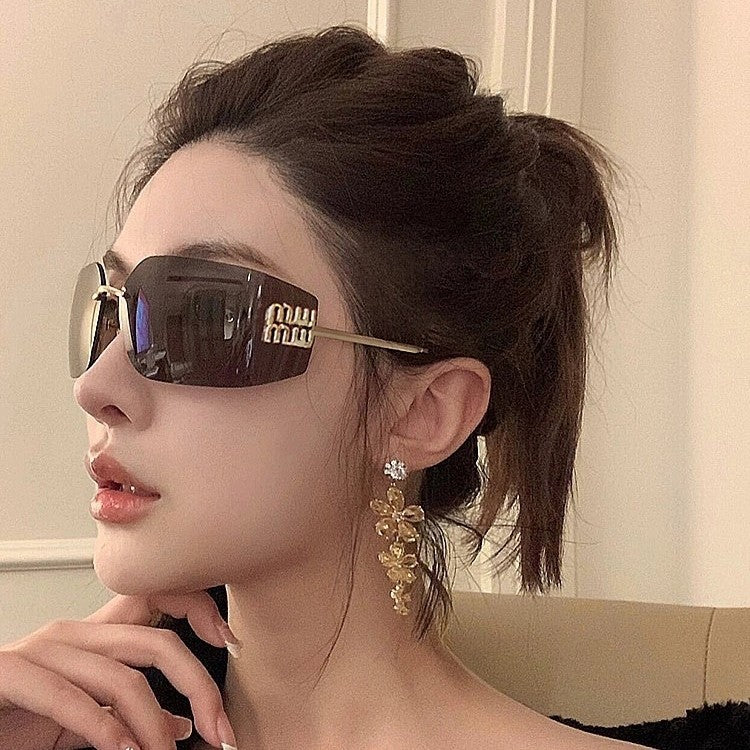 Women's Frameless Curved Sunglasses Y2K Tea Light Luxury Style