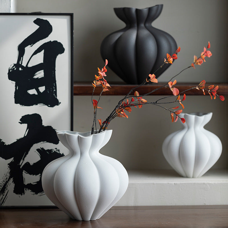 New Chinese Style Ceramic Pumpkin Vase in Black and White