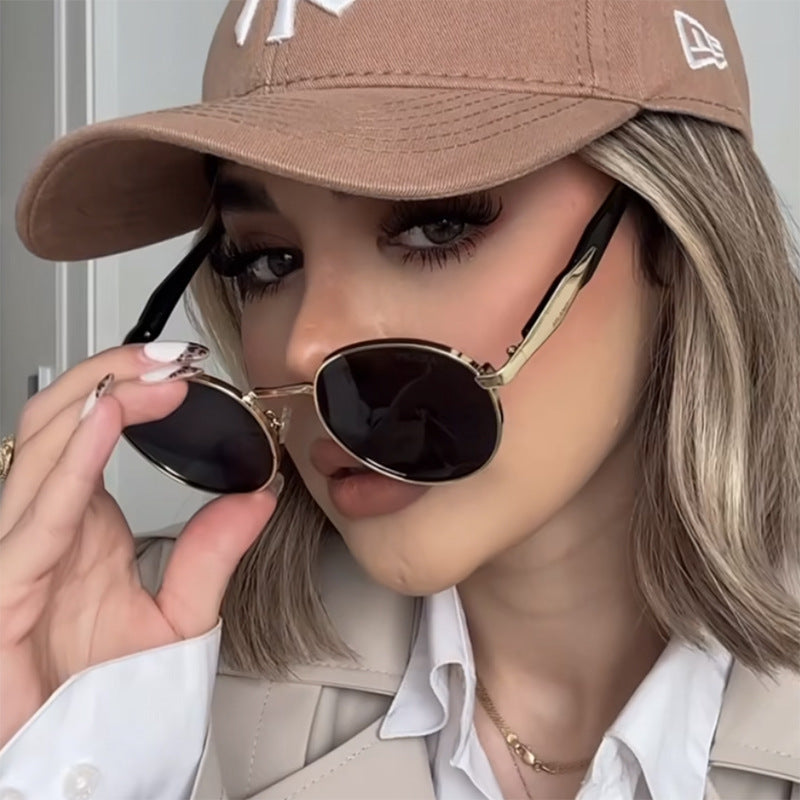 Round Metal Sunglasses with UV400 and Full Frame Build