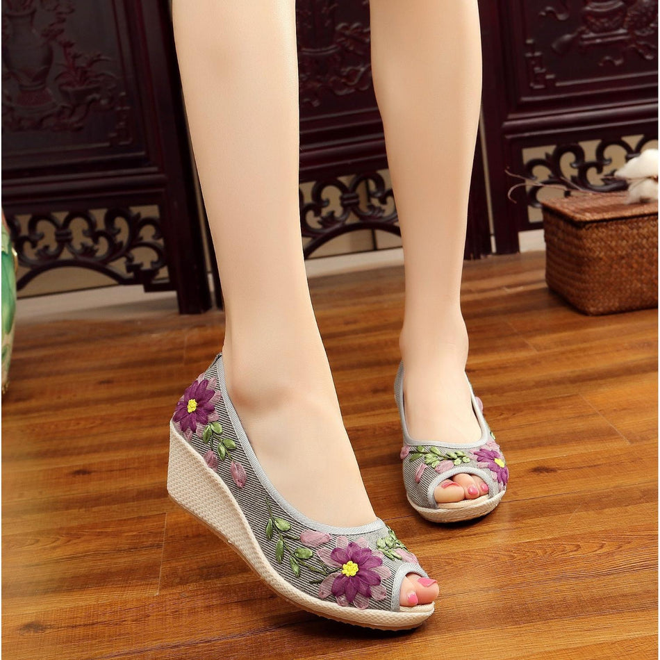 Summer Old Beijing Cloth Shoes – Ethnic Embroidered Wedge Sandals