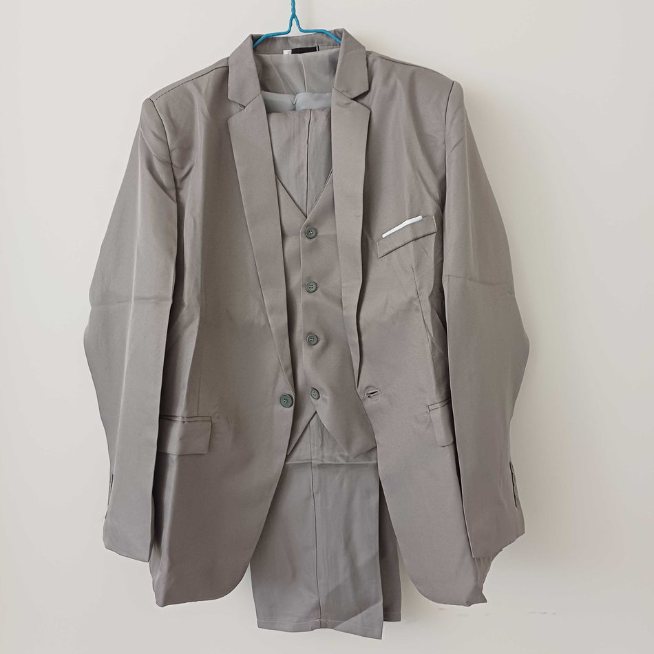 STOCK-Men’s Plaid Three-Piece Groom & Best Man Suit – British