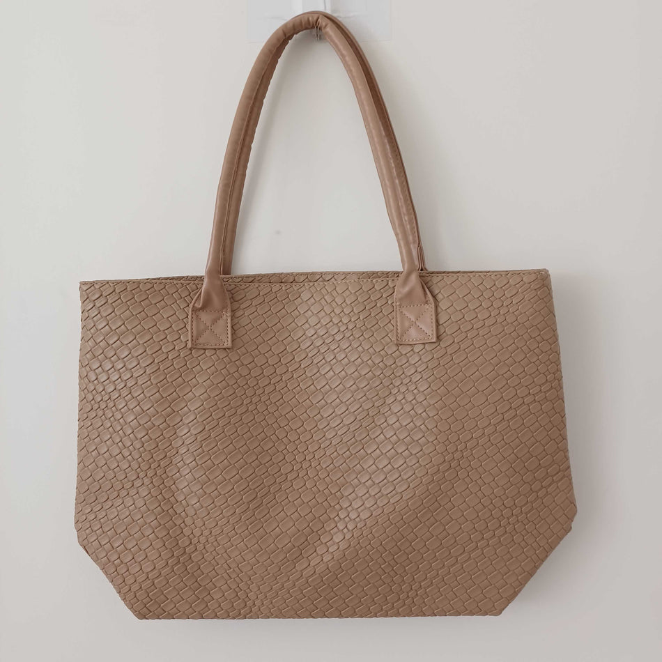 STOCK-Woven Texture Tote – Stylish Commuter Handbag