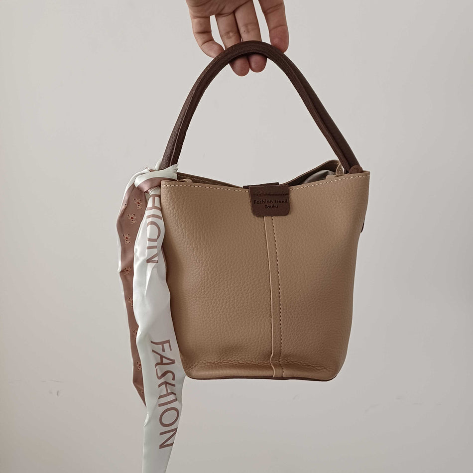 STOCK-Korean Style Crossbody Bag – Fashionable Textured Silk