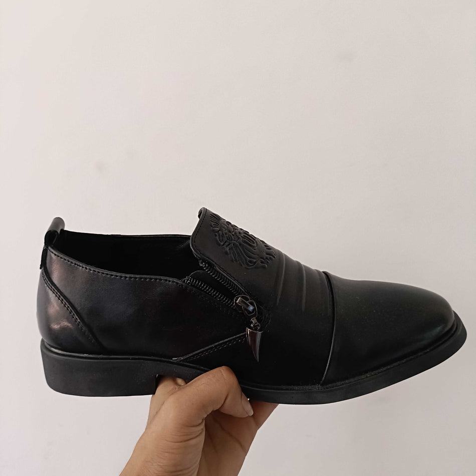 STOCK-Men’s Business Leather Shoes – Lion Head Zipper Slip-Ons