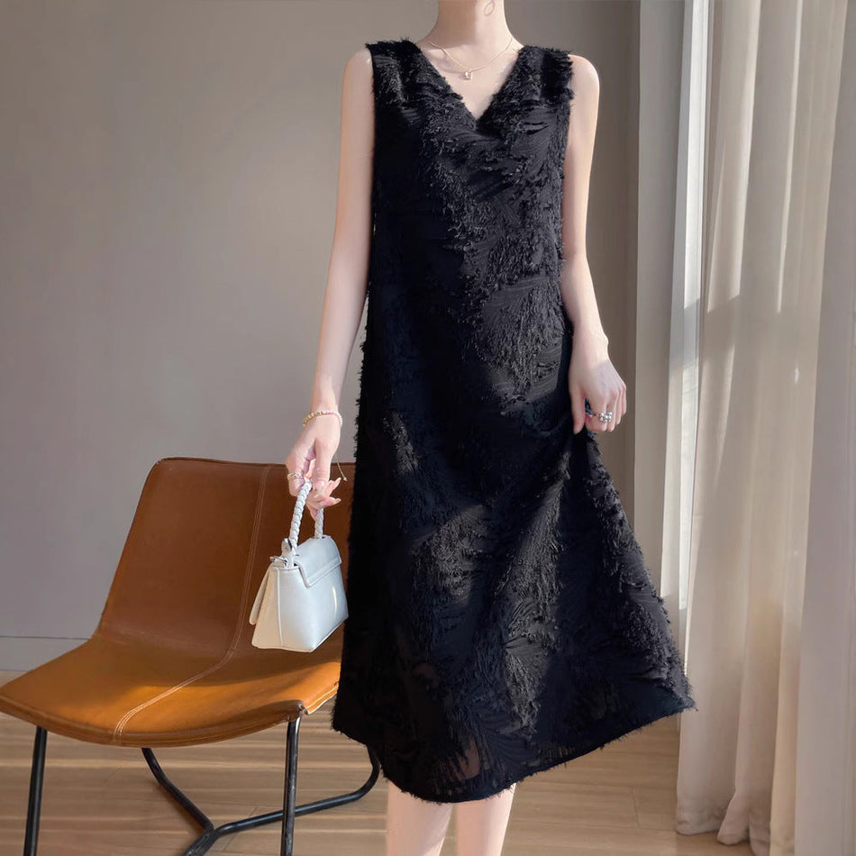 STOCK-V-neck Flower Embossed Dress