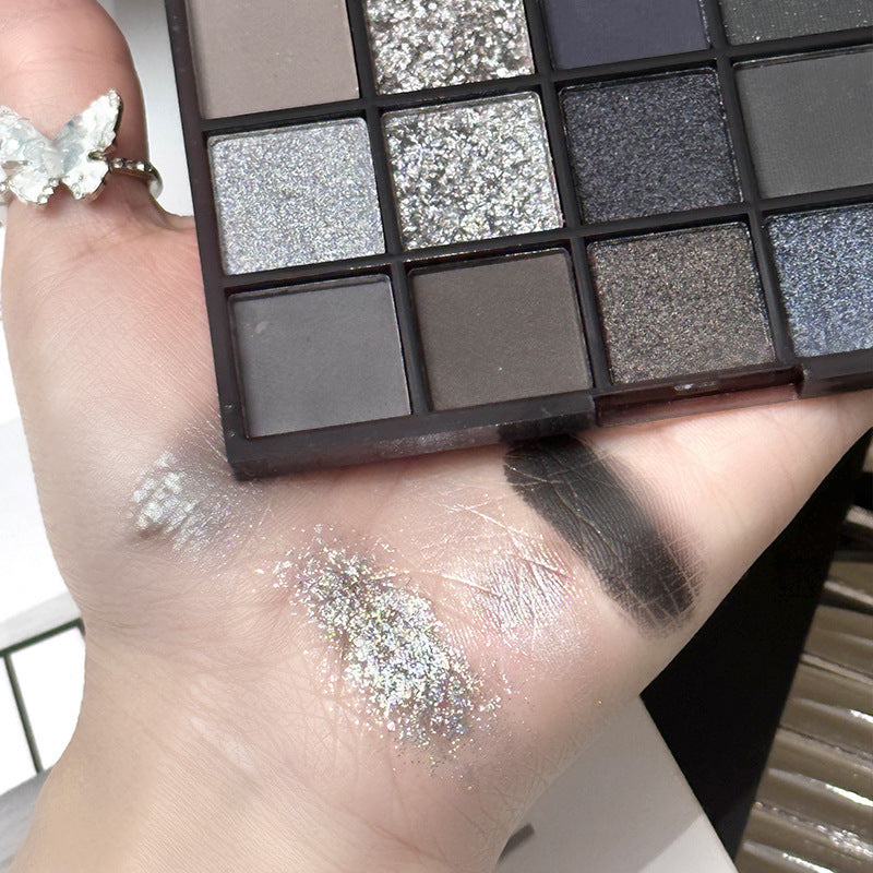 Capel Black Swan 25-Color Eyeshadow Palette