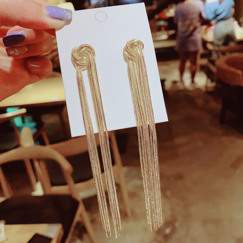 Bold Metal Tassel Earrings – Trendy Women’s Accessories