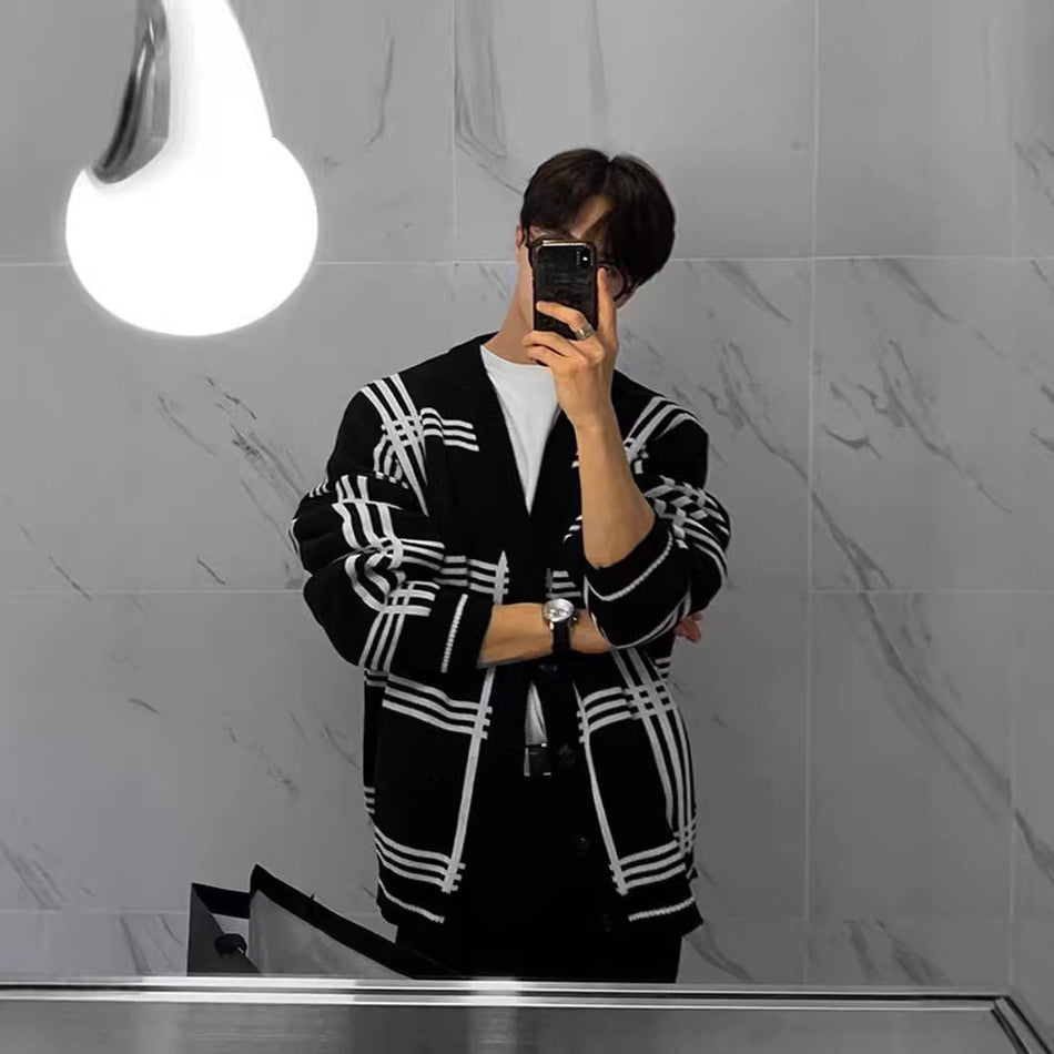 Men’s Korean-Style V-Neck Plaid Loose Knitted Cardigan