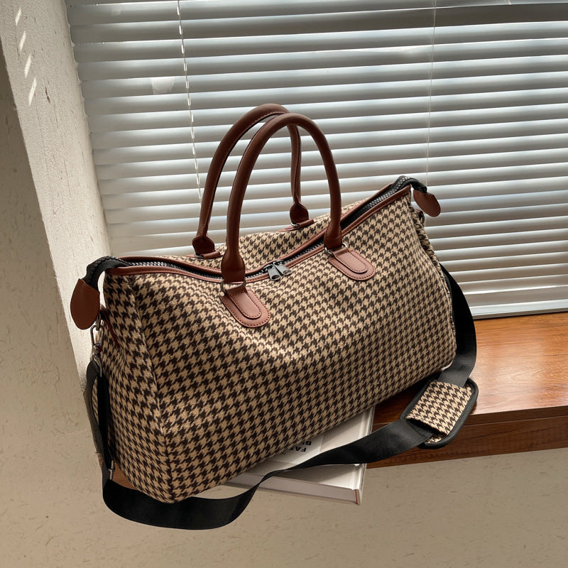 Houndstooth Wool Travel Bag – Elegant Utility