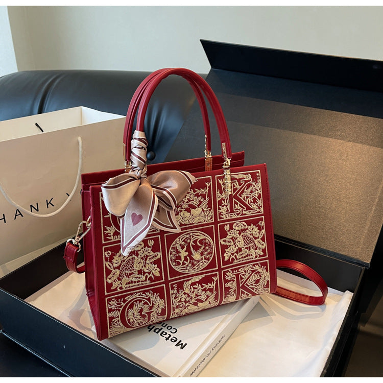 STOCK-High-End Embroidered Shoulder Bag – Elegant & Stylish