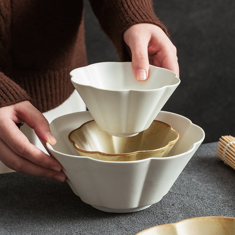 Japanese-Style Stoneware Bowl for Soup, Noodles & Fruit