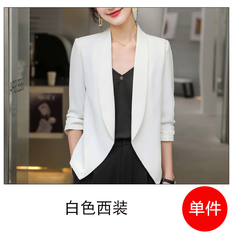 Elegant White Tailored Blazer with Minimalist Design