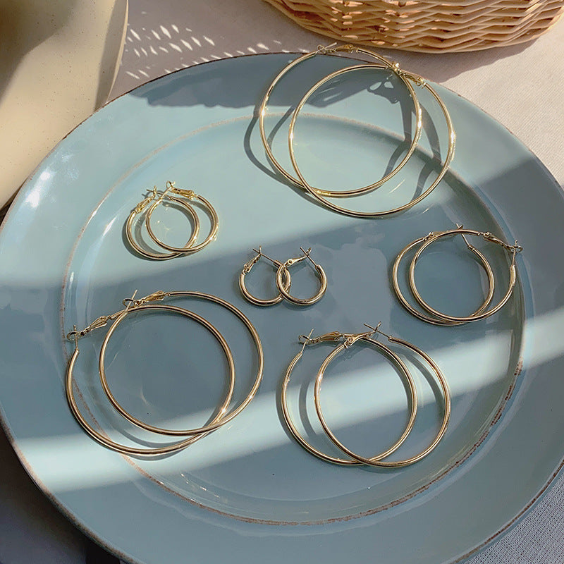 Vintage Hoop Earrings – Bold & Distinctive