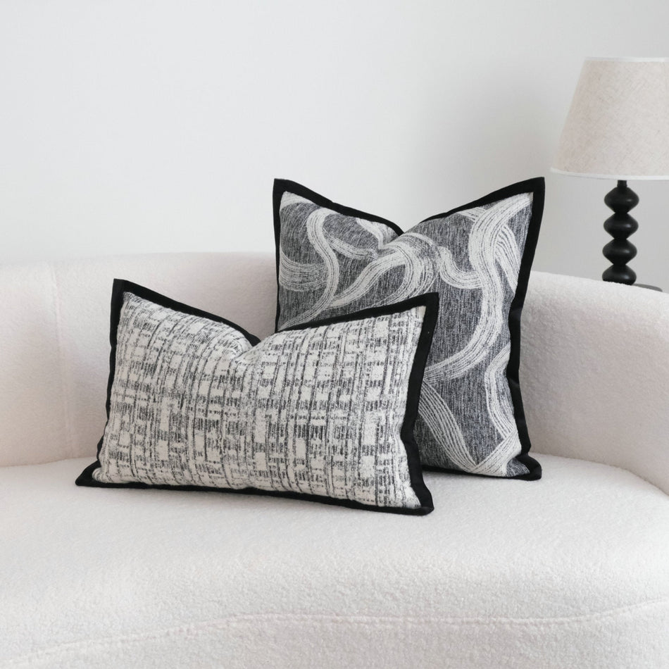 High-End Black Edge Pillow – Simple Instagram Style