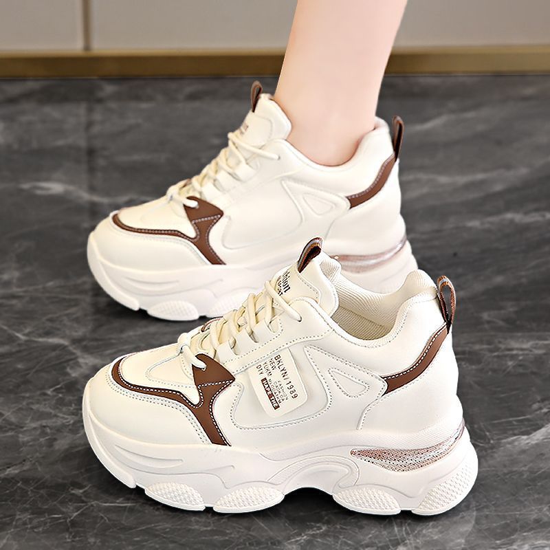 Inner Height-Increasing Air-Cushion Sports Shoes