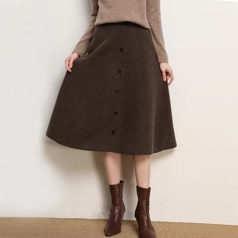 Women’s Knitted Pleated Skirt