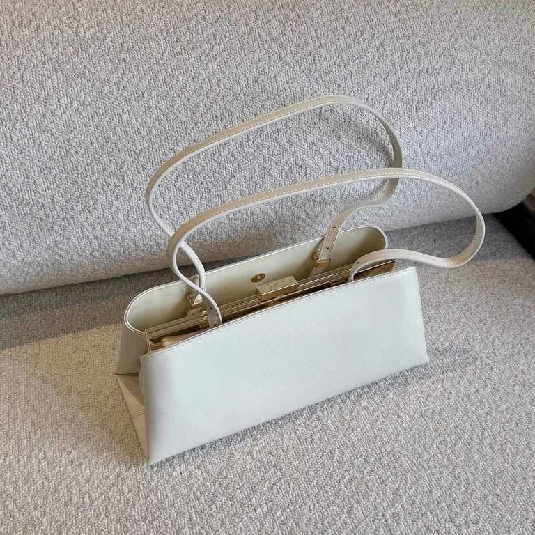 Autumn 2026 Light Luxury Retro Saddle Baguette Bag Women Pro