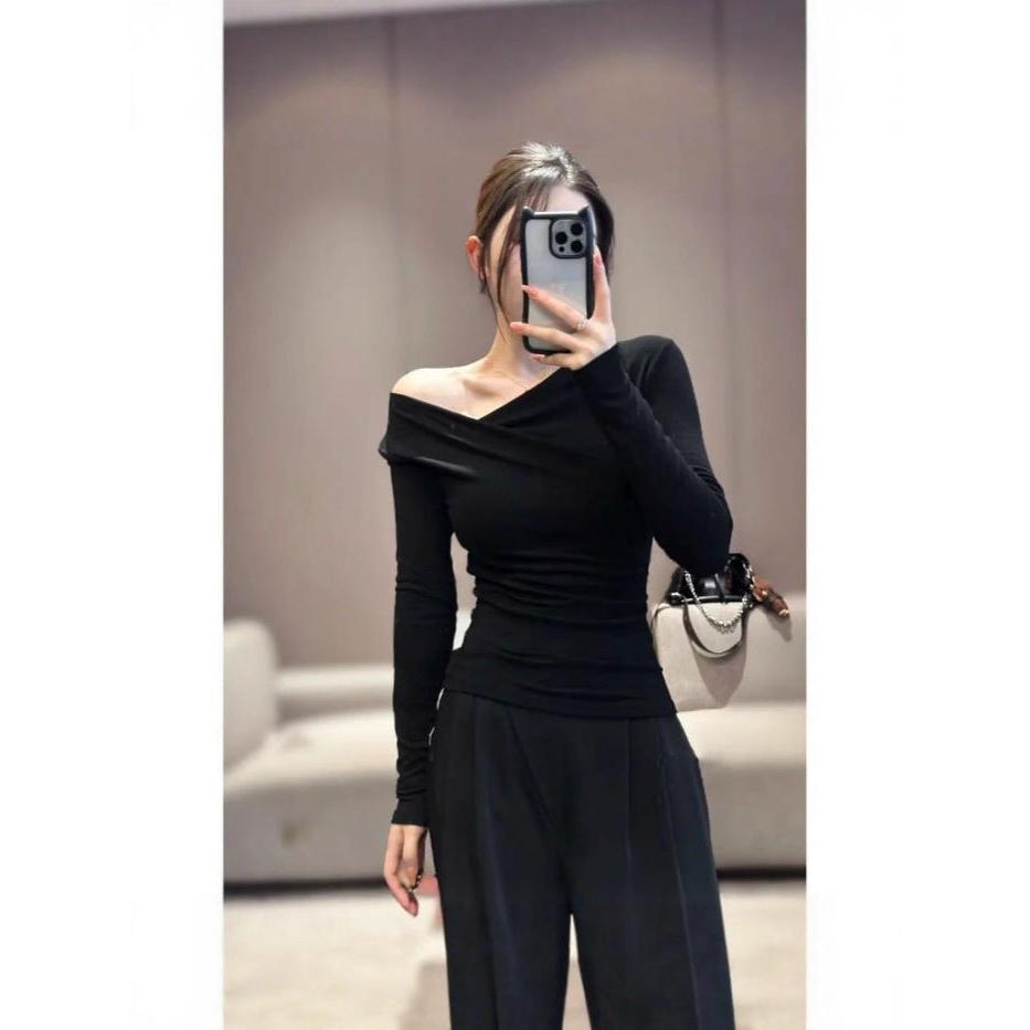 Slanted Shoulder Long-Sleeve Slim Top