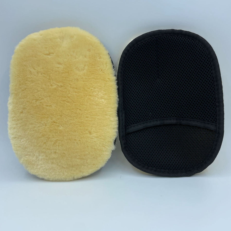 Plush Wool Car Wash Gloves – Scratch-Free Car Cleaning Tool