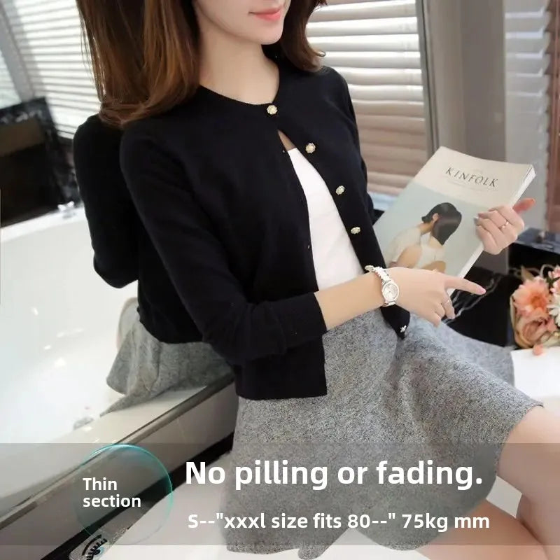 STOCK-Slim-Fit Round Neck Cardigan – Light Outerwear Layer