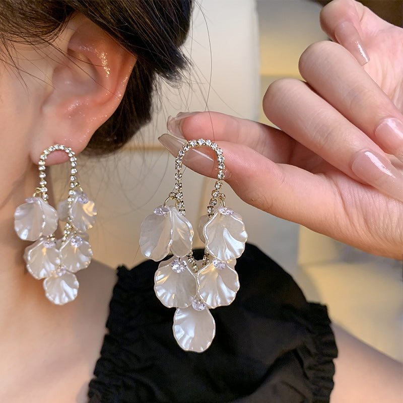 White Flower Tassel Earrings – Elegant Women’s Jewelry