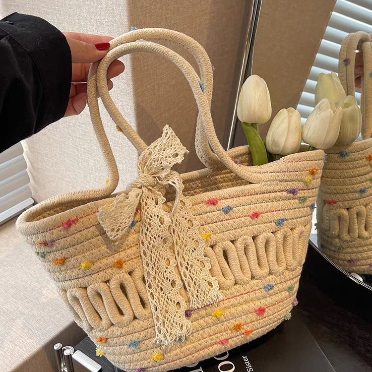 Women’s Hand-Woven Straw Bag