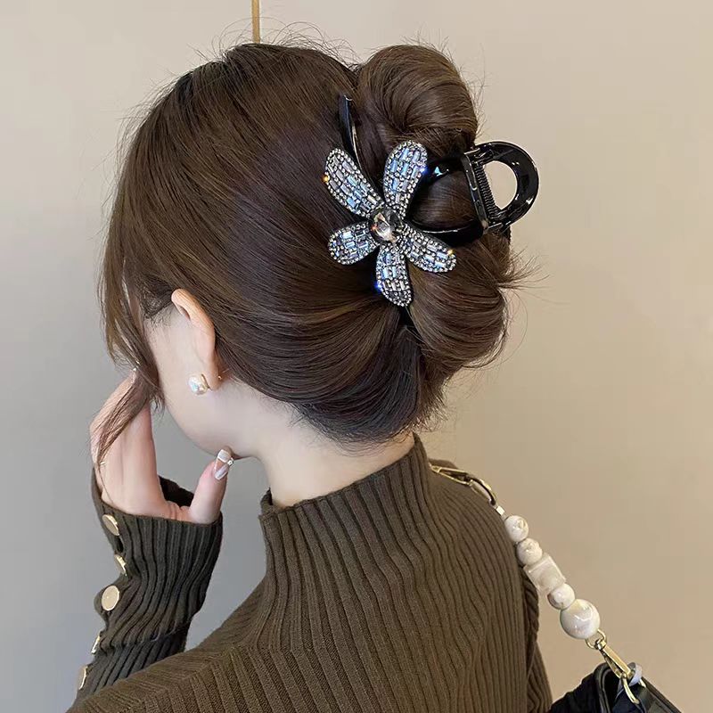 Elegant Rhinestone Flower Hair Clip – Luxury Shark Style