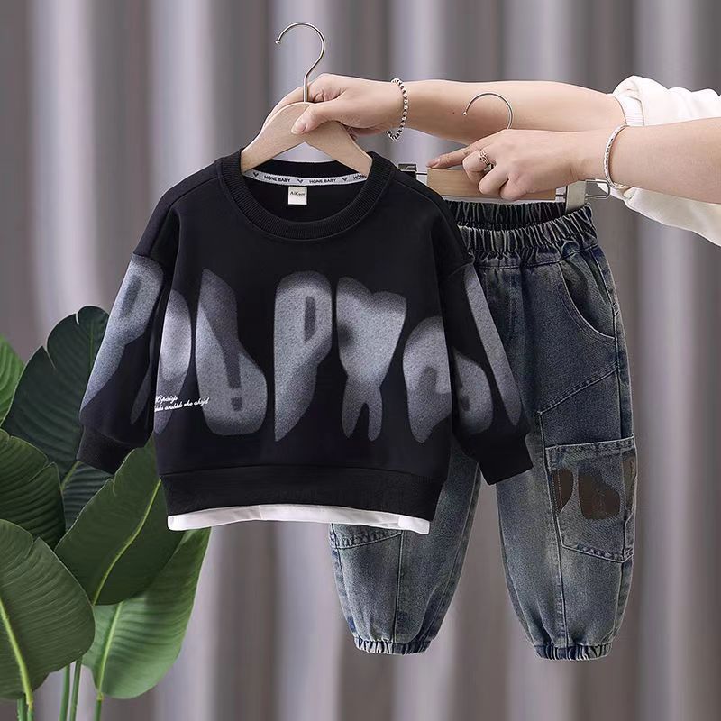 Boys Fleece Sweatshirt & Jeans Two-Piece Set 2025