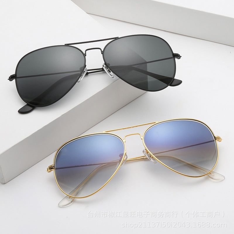3025/3026 Aviator Sunglasses – Stylish & UV Safe