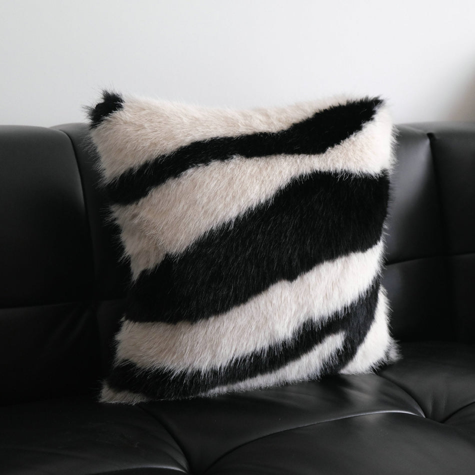 Ins Style Mink Plush Pillowcase – Black & White Stripes