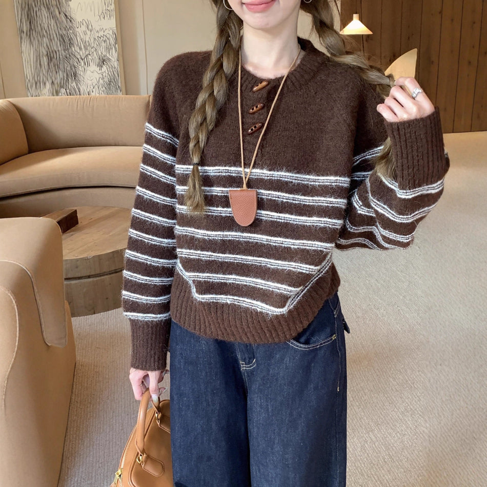 Horn-Button Retro Sweater – Warm Striped