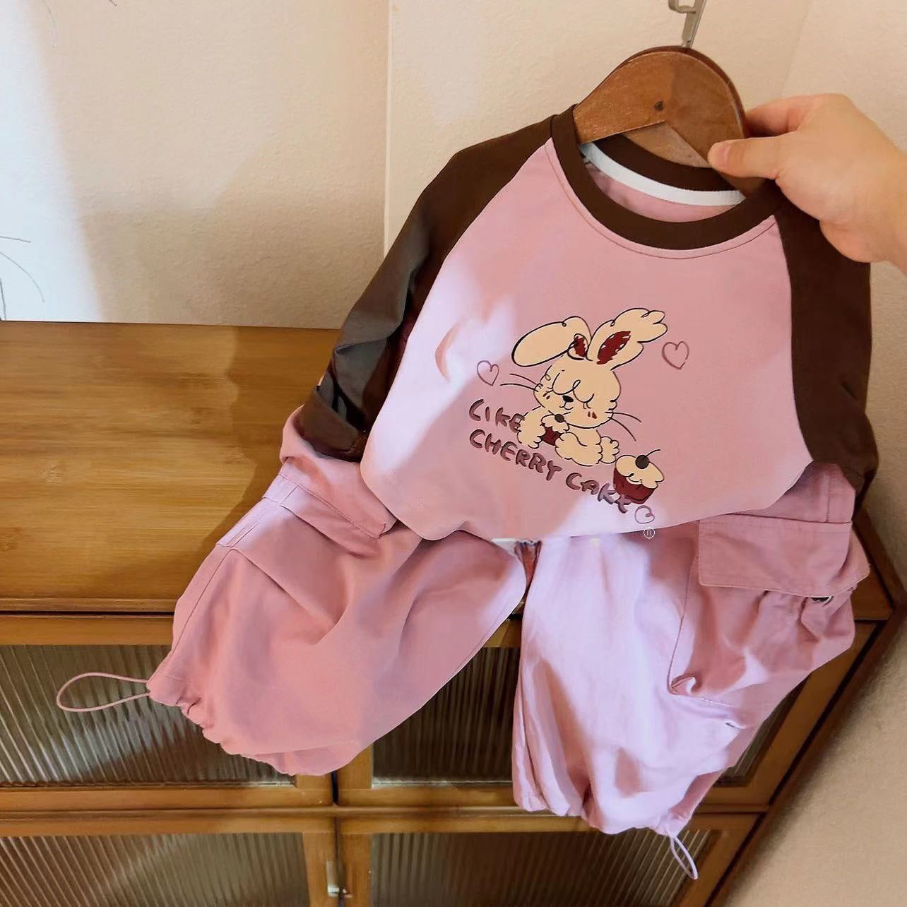 Girls T-Shirt & Overalls Set – Trendy Autumn Outfit – Outfit Sets – Image 6