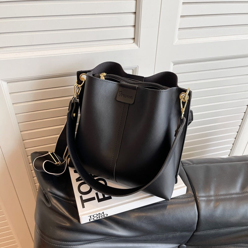 STOCK-Wide Strap Bucket Bag – Women’s Large Shoulder Crossbody