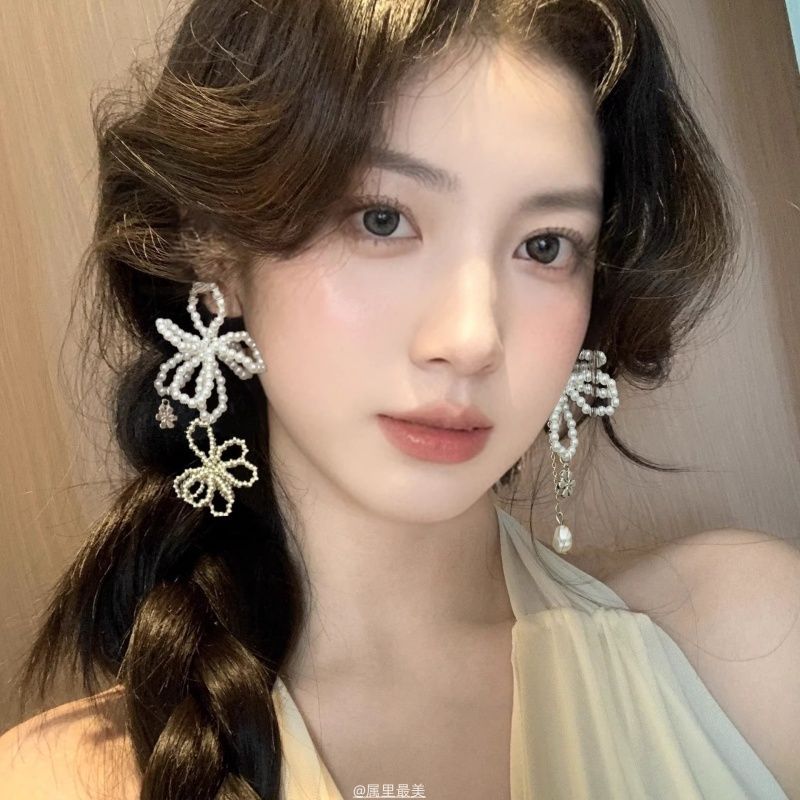 Asymmetric Pearl Flower Earrings – Stylish Women’s Accessory