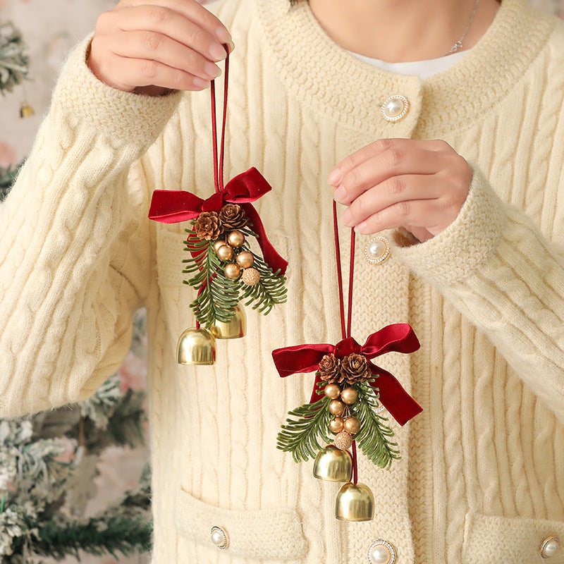 Christmas Pine Cone & Berry Hanging Garland Decoration