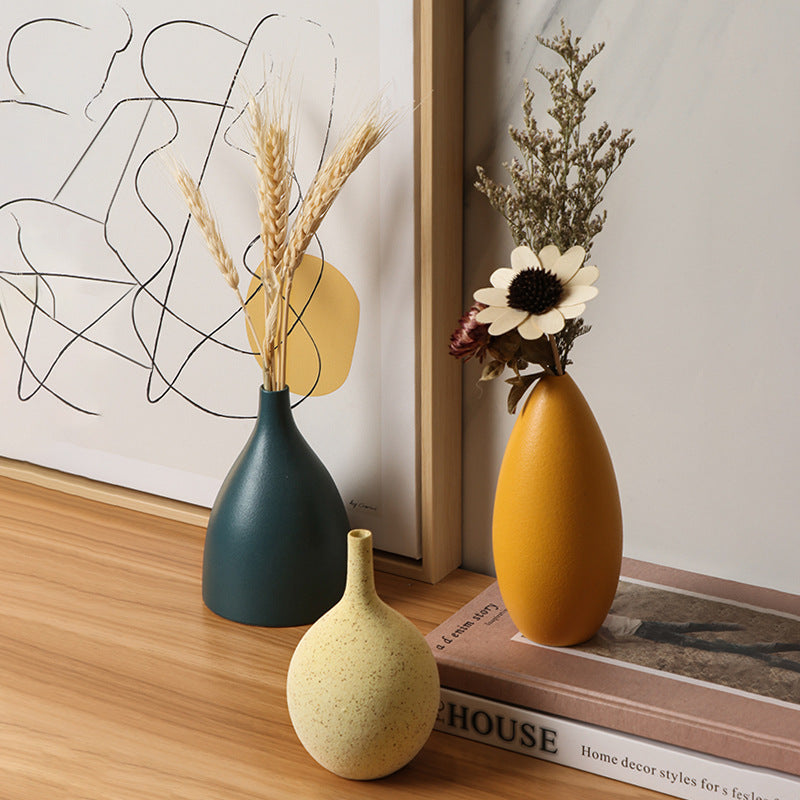 Jingdezhen Small Ceramic Vase – INS-Style Decorative