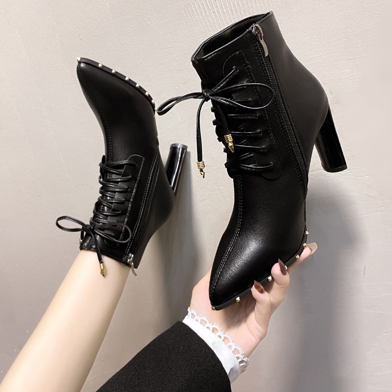 INSTOCK-Women’s Pointed-Toe Ankle Boots